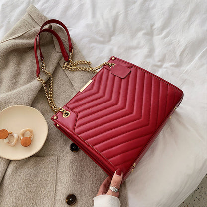 Women's chain messenger bag women
